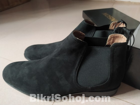 Chelsea boots